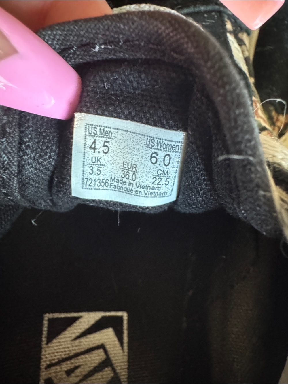 *DONATED* Vans Old Skool Black Floral Skate Shoes Women’s Size 6 - Picture 7 of 8